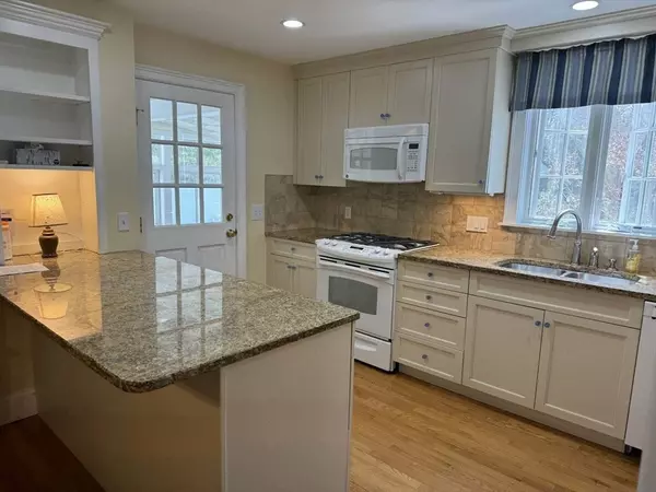 Amherst, MA 01002,161 Chestnut St