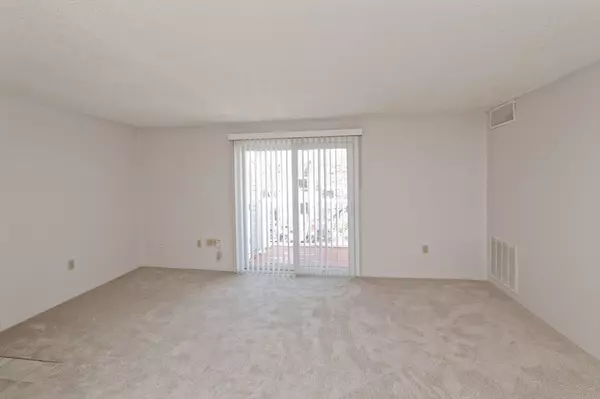 Natick, MA 01760,3 Post Oak Lane #9