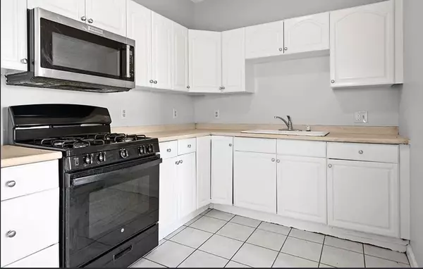 Chelsea, MA 02150,61 Shurtleff St #4