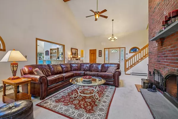 Lakeville, MA 02347,12 Surrey Dr