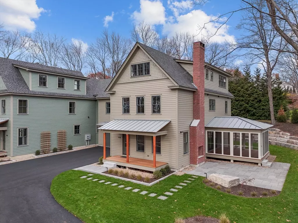 Newburyport, MA 01950,14 Dexter Lane #B