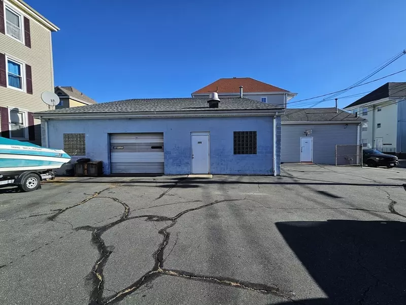 161 Earle St, New Bedford, MA 02746