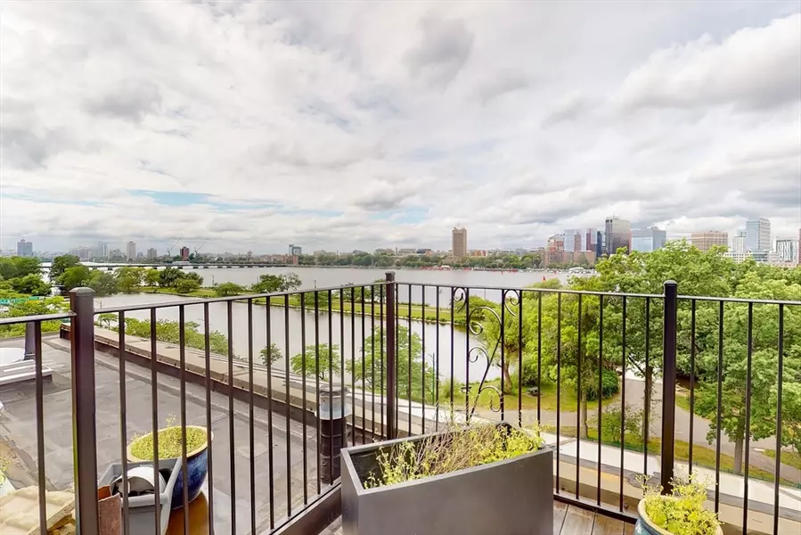 270 Beacon St #H5, Boston, MA 02116