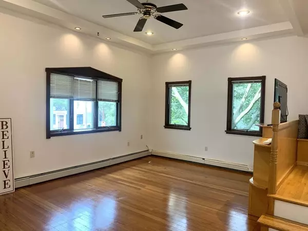 Cambridge, MA 02141,70 York St. #2