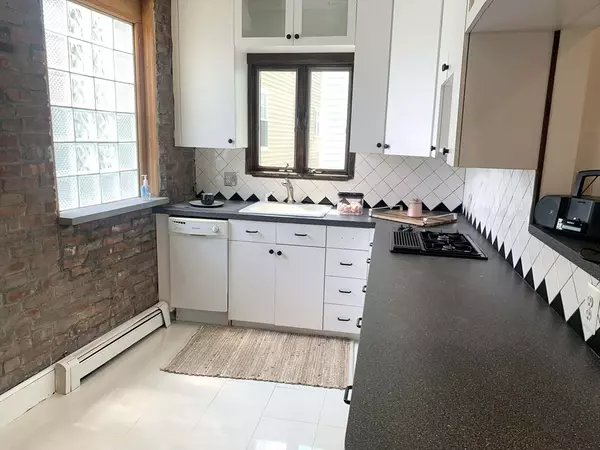 Cambridge, MA 02141,70 York St. #2