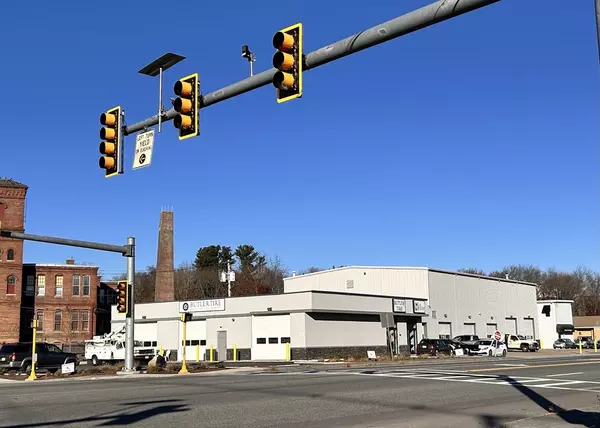 404 E Washington St #4, North Attleboro, MA 02760