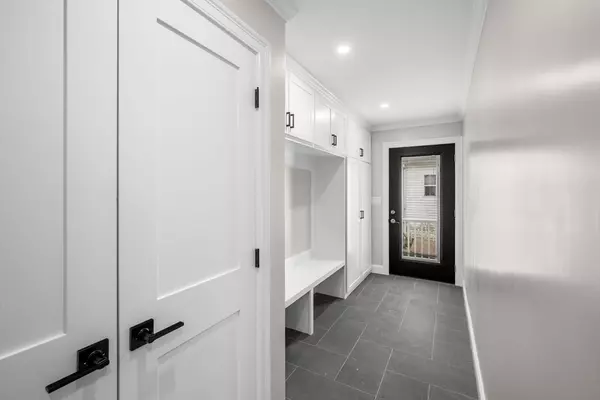 Peabody, MA 01960,60 Ellsworth Rd #2