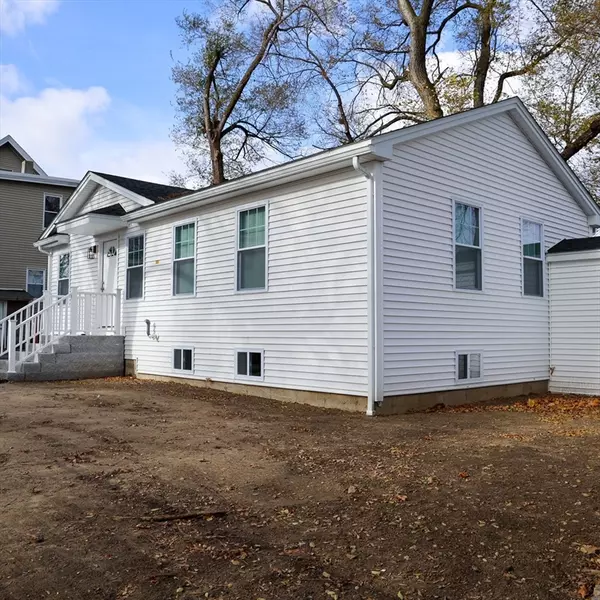 Lowell, MA 01851,598 School St #Rear ADU