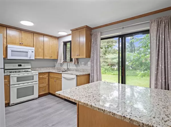 Haverhill, MA 01835,414 Farrwood Dr #414