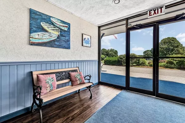 Falmouth, MA 02536,135 Scranton Ave #406