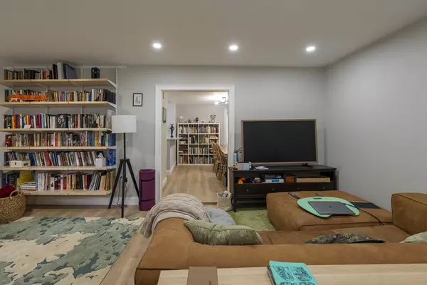 36 Sargent Ave, Somerville, MA 02145