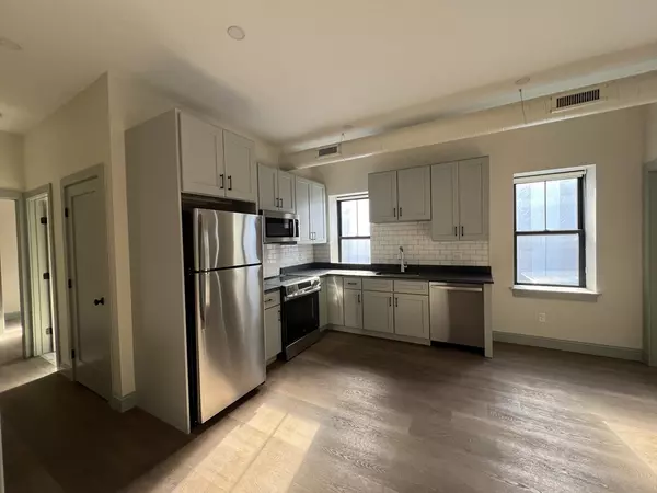 160 Seabury St #5, Fall River, MA 02720