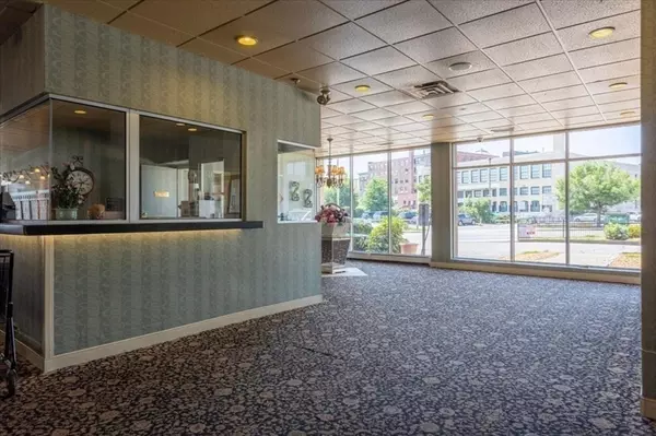 Worcester, MA 01608,70 Southbridge Street #611