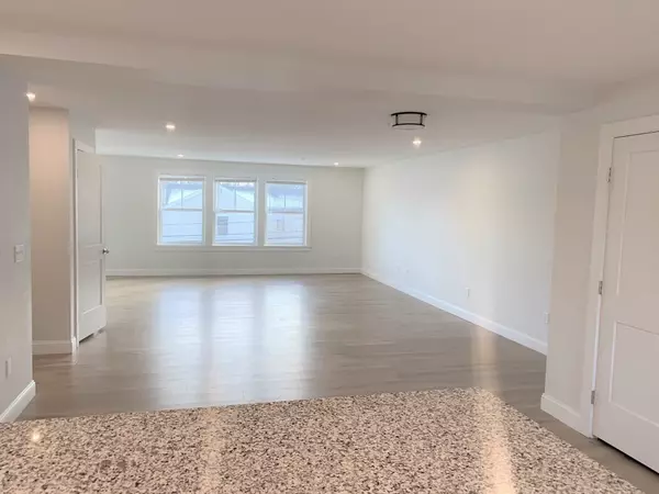 Ipswich, MA 01938,1 Broadway #6