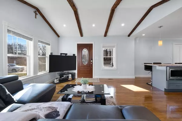 Bolton, MA 01740,725 Main St