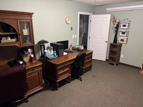 Saugus, MA 01906,194 Central Street #3