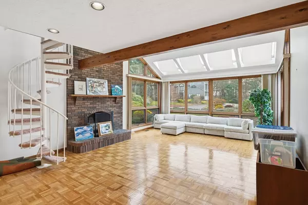 Ludlow, MA 01056,140 Waverly Rd