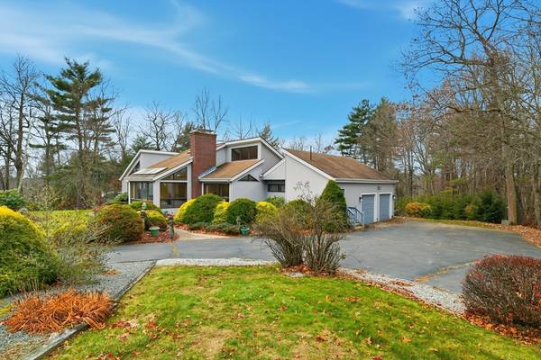 140 Waverly Rd, Ludlow, MA 01056