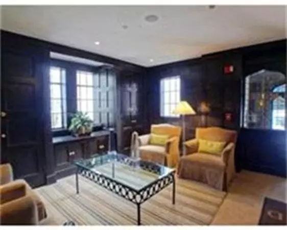 Brookline, MA 02446,20 Chapel Street #A 303