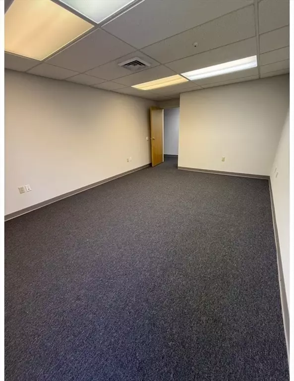 Uxbridge, MA 01569,10 River Rd #102-D