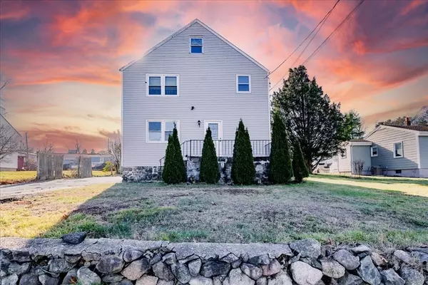 8 Pine St #1, Peabody, MA 01960