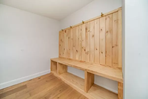 Malden, MA 02148,9-11 Knollin St #2