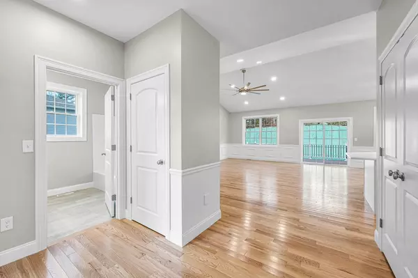 Belchertown, MA 01007,15 High Bluff Rd