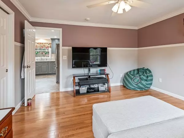 Rutland, MA 01543,25 Watson Ln