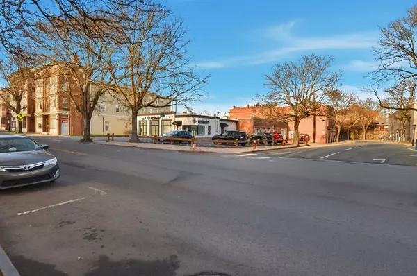 Northampton, MA 01060,110 Pleasant St