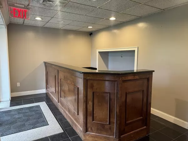 Milford, MA 01757,40 Cape Rd