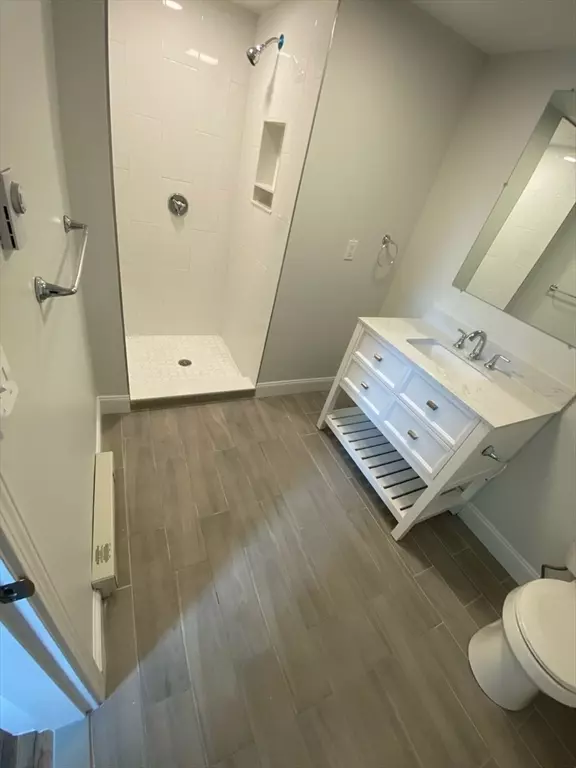 Woburn, MA 01801,27 Salem St #1C