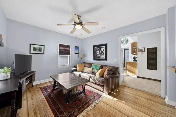 South Hadley, MA 01075,5 Marion St