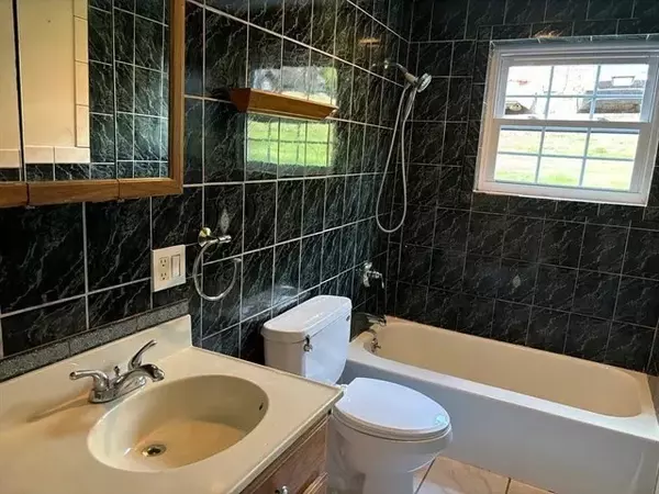 North Andover, MA 01845,1 Walker Rd #3