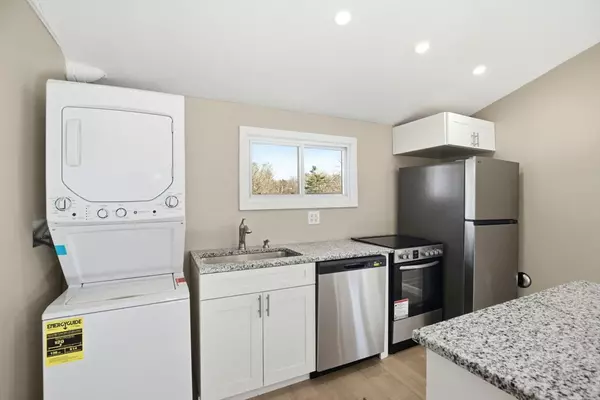 Lakeville, MA 02347,2 Wisteria