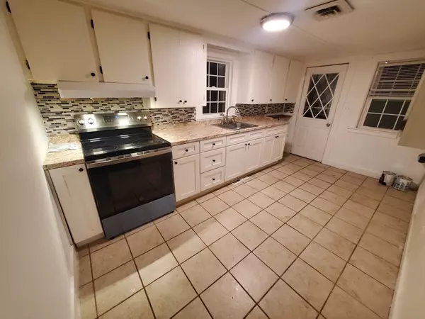 Halifax, MA 02338,23 Lantern Lane