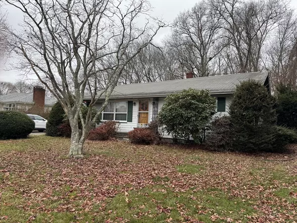 20 Faulkner St, Westport, MA 02790