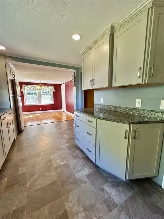 Canton, MA 02021,2205 Washington #2