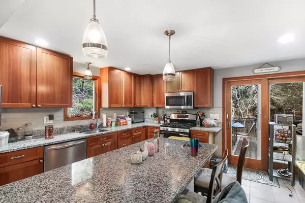 Plymouth, MA 02360,1 Maureen Way