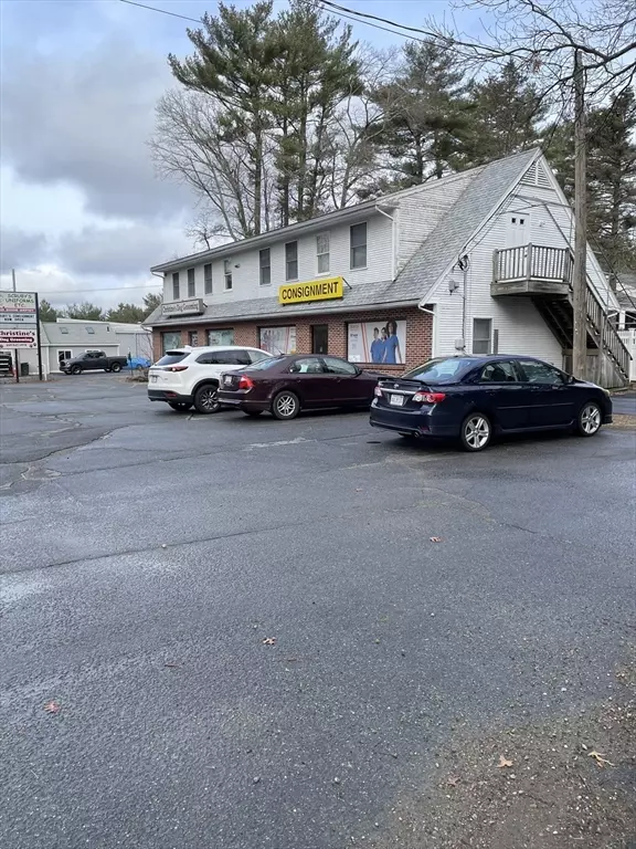 Middleboro, MA 02346,347 W Grove St #B