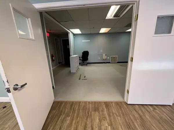 Westford, MA 01886,175 Littleton Rd #L