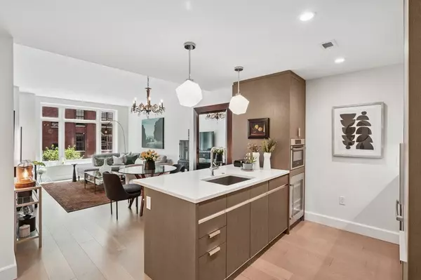 100 Lovejoy Wharf #5 N, Boston, MA 02114