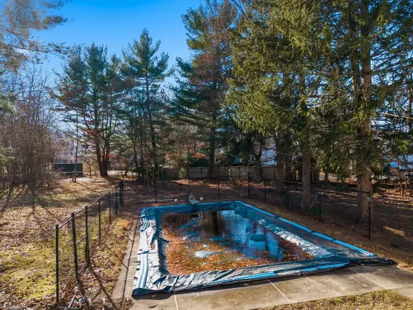 Whitman, MA 02382,608 Plymouth St