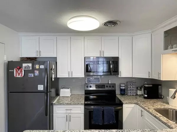 Waltham, MA 02453,32 Whitman Rd #1-2