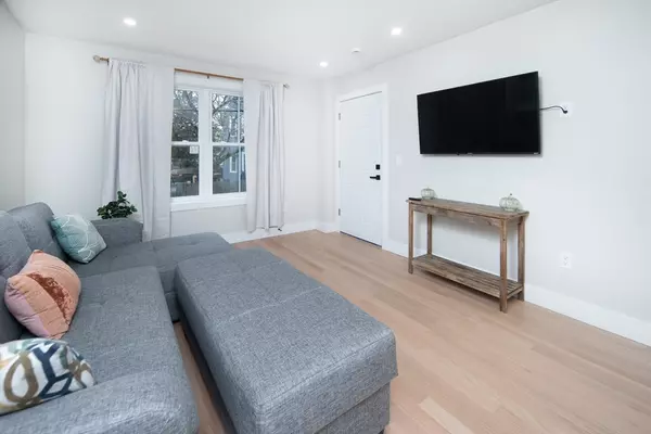 Providence, RI 02909,29 Dunford St