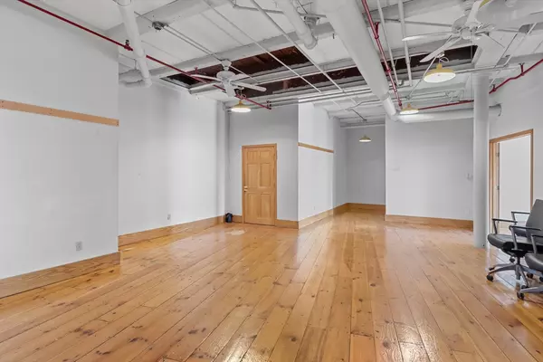 100 Grove St #303, Worcester, MA 01605