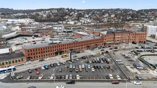 Worcester, MA 01605,100 Grove St #320