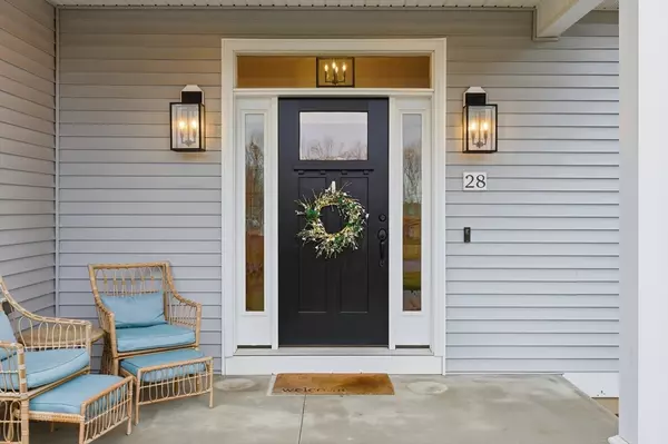 Belchertown, MA 01007,28 Sycamore Cir