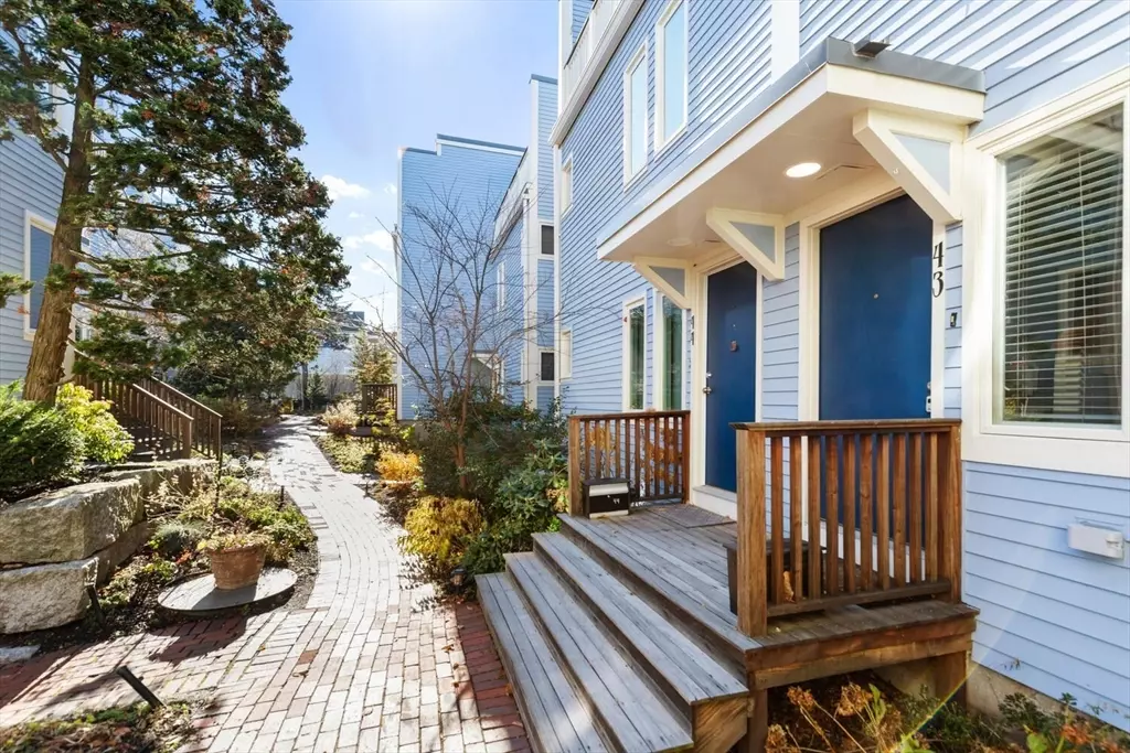 Cambridge, MA 02138,676 Huron Ave #43