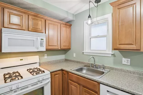 Franklin, MA 02038,14 Pleasant St #A