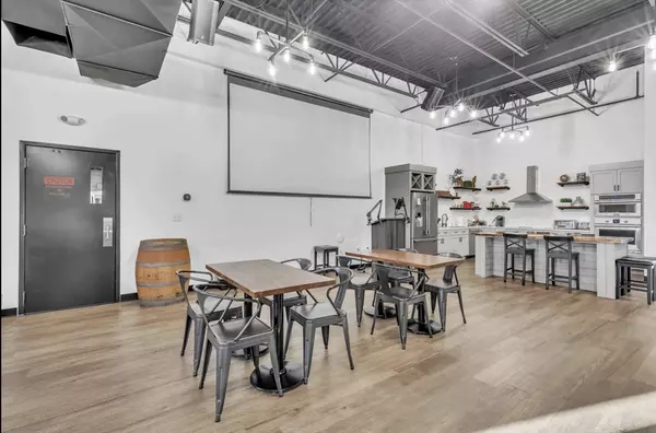 Agawam, MA 01001,11 Almgren Dr #A23